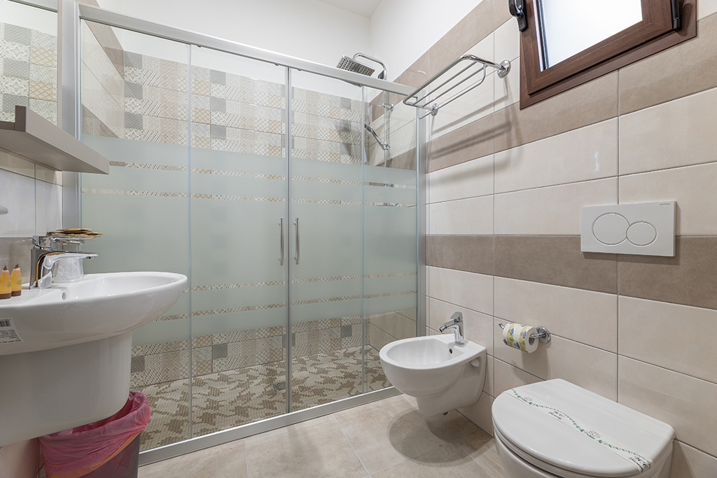 Bagno a servizio della camera n 104